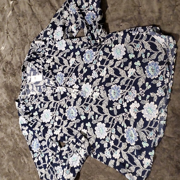 NWT Old Navy floral blouse - Picture 3 of 8